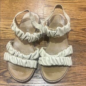 Geox Cream Soft Leather Sandals for Women